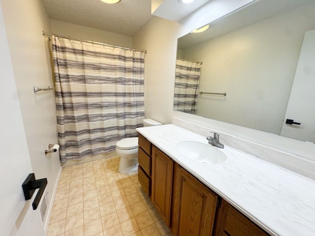 2 Shanbrook Dr - Photo 3 of 20