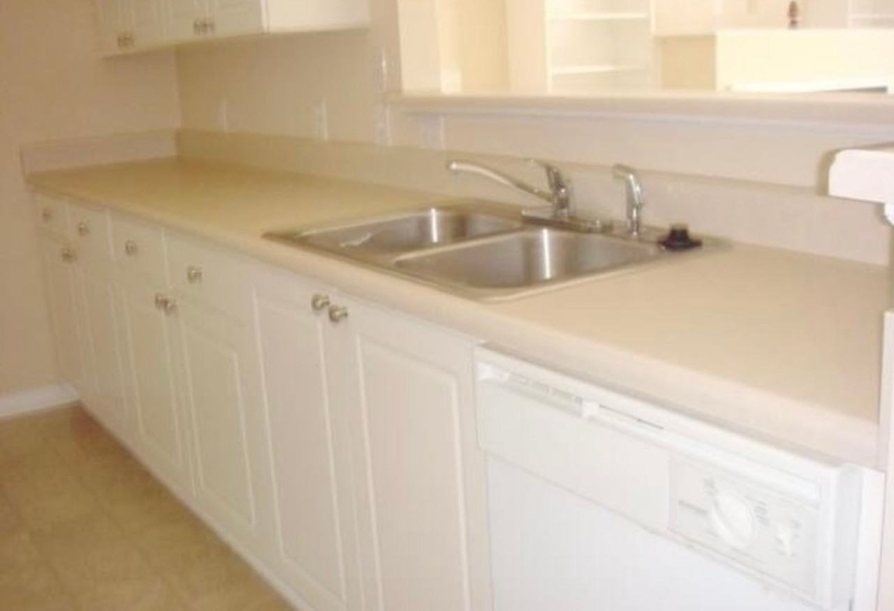 323 Mckenna Cir - Photo 4 of 8