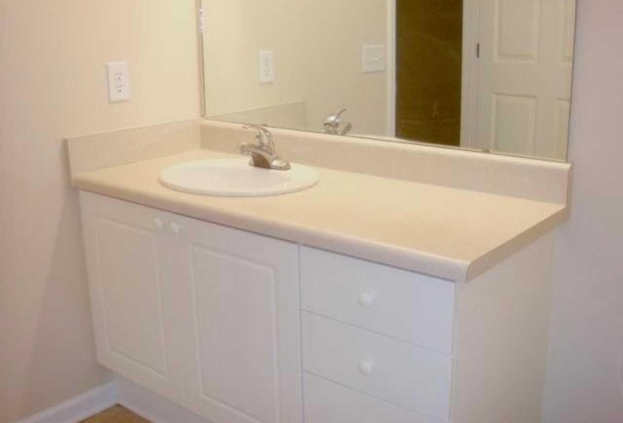 323 Mckenna Cir - Photo 7 of 8