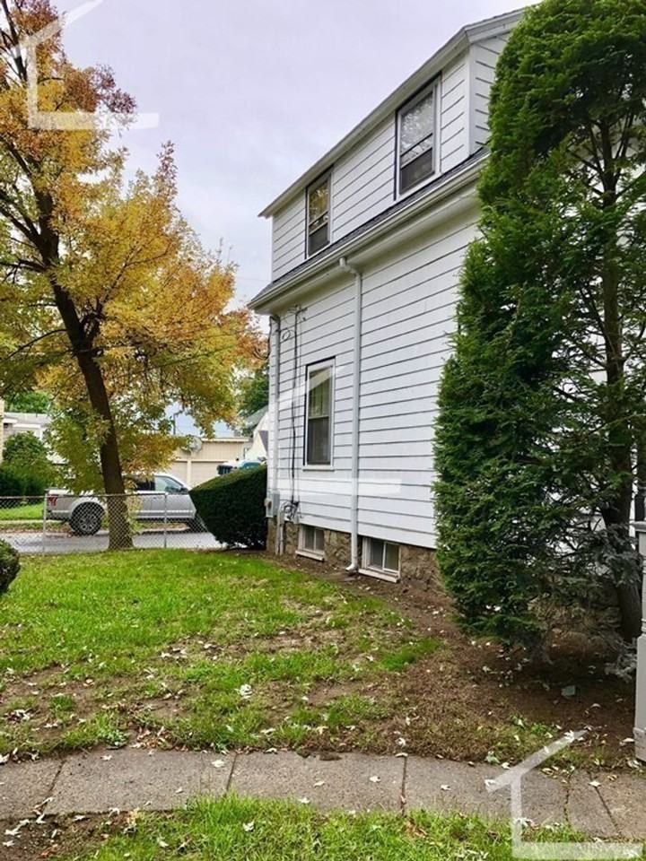 53 Jerome Ave - Photo 3 of 15