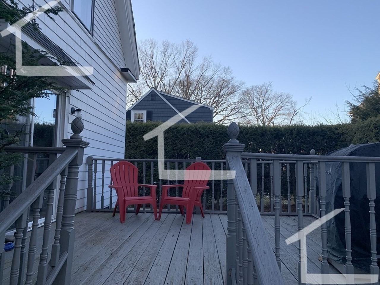 53 Jerome Ave - Photo 4 of 15