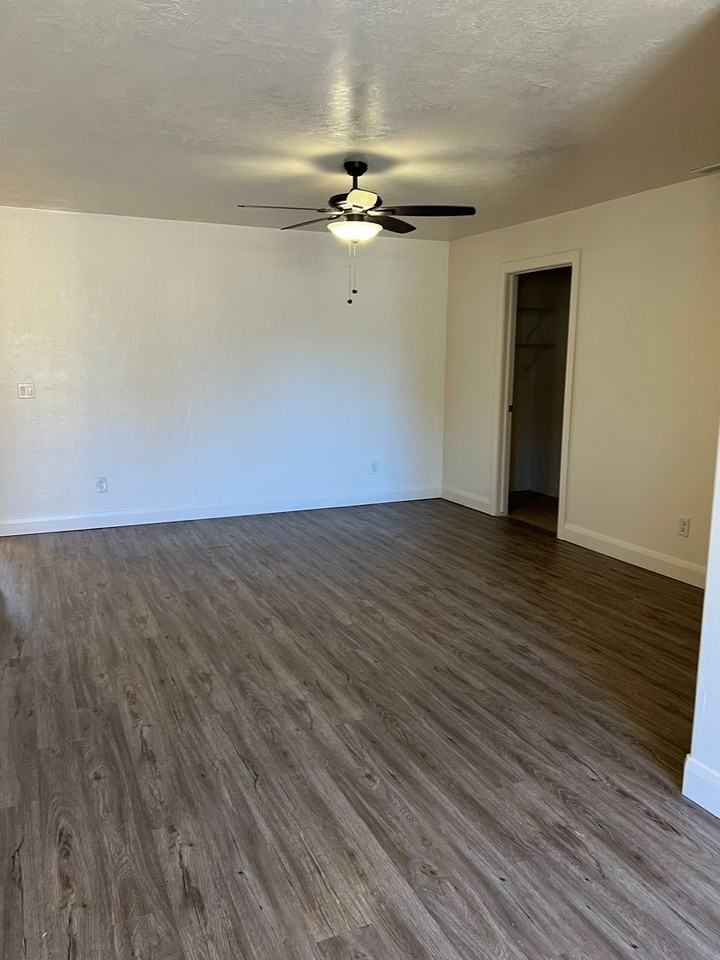 4238 W 375 N - Photo 2 of 13