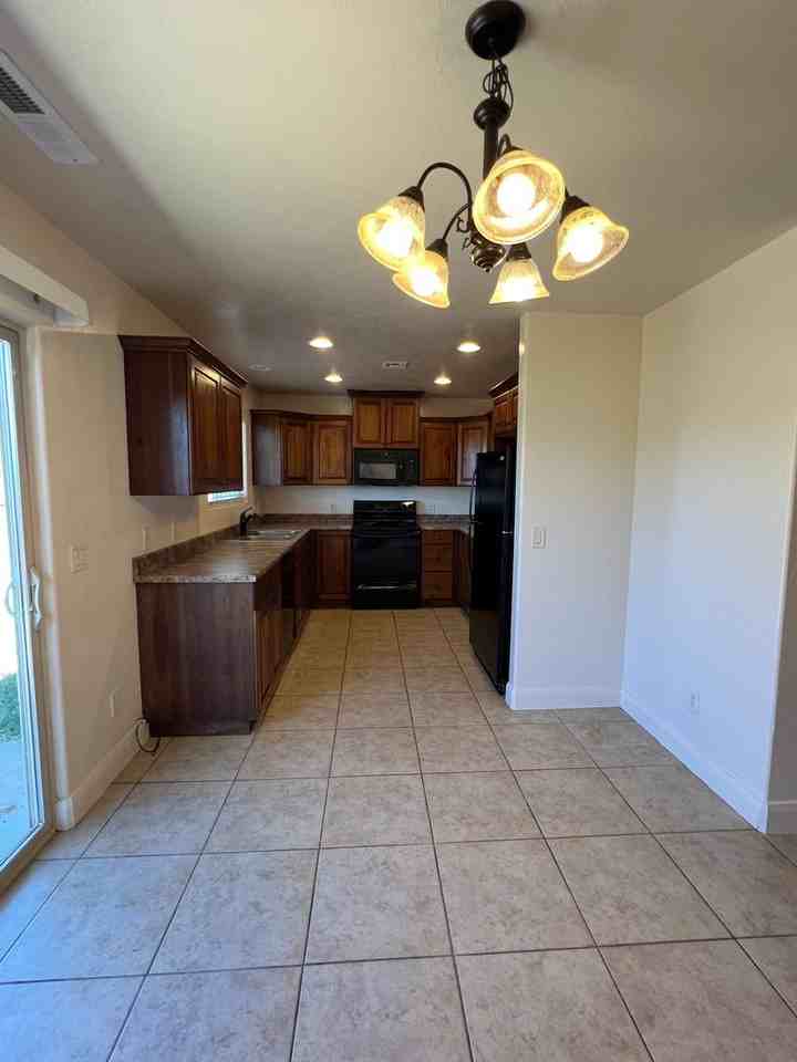 4238 W 375 N - Photo 3 of 13