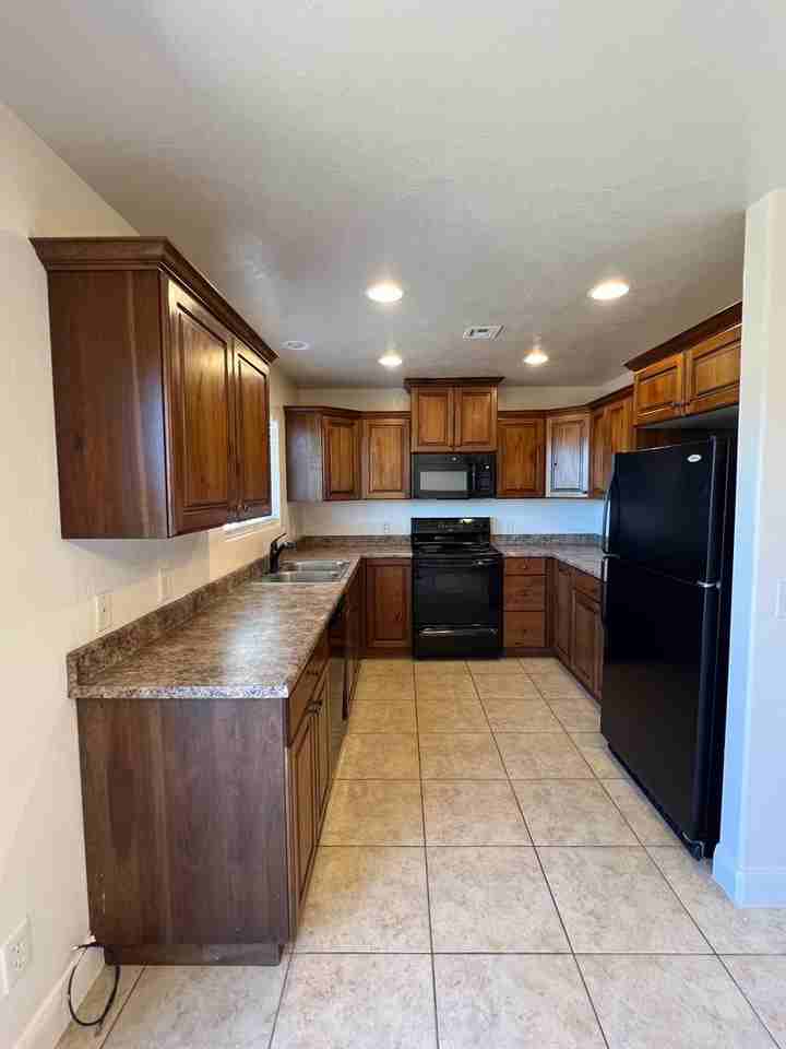 4238 W 375 N - Photo 4 of 13