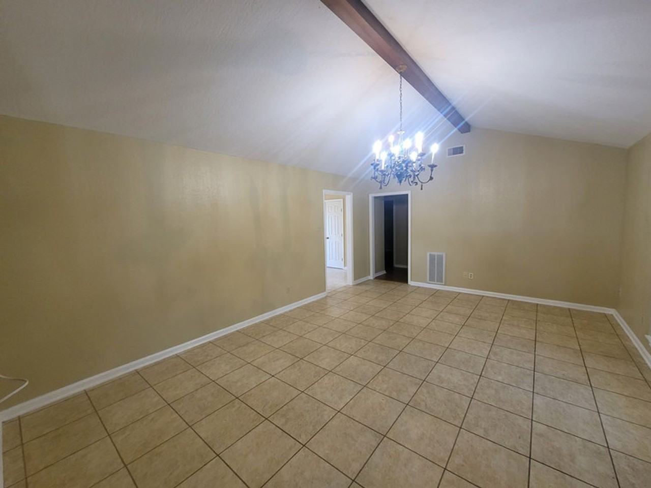 2626 Beluche Dr - Photo 4 of 18