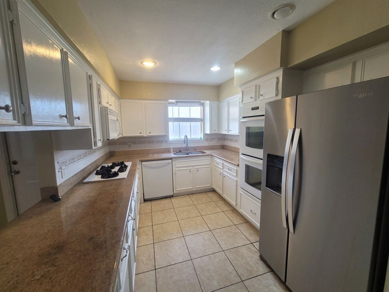 2626 Beluche Dr - Photo 5 of 18