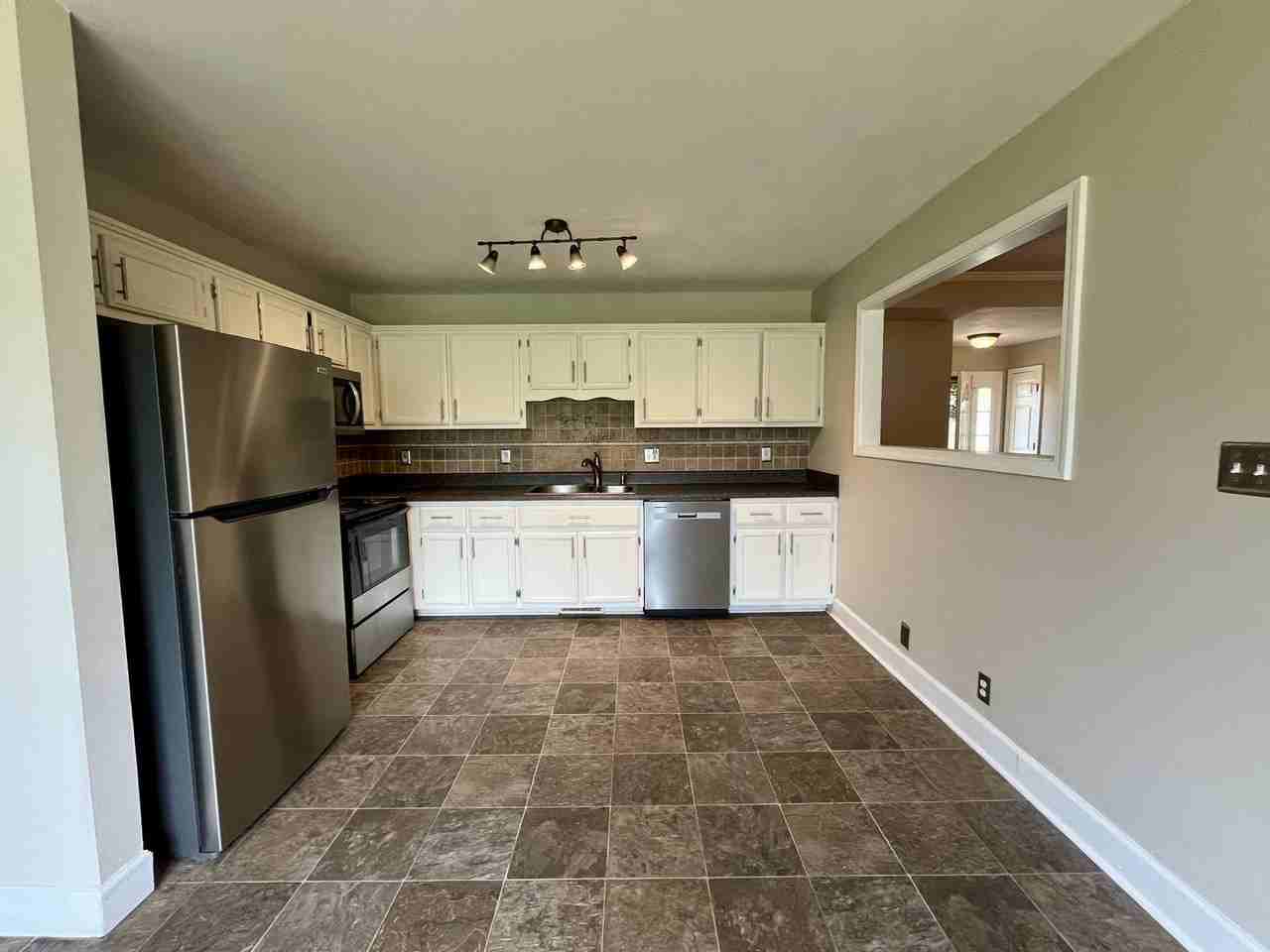 2758 Shepherds Ct - Photo 5 of 16