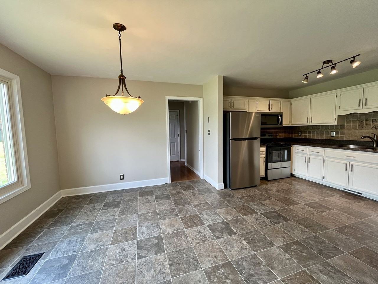 2758 Shepherds Ct - Photo 6 of 16