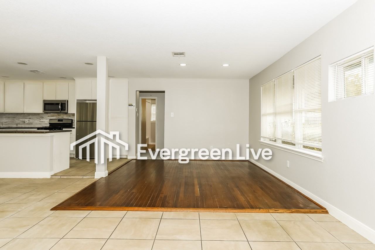 6015 Glenhurst Drive - Photo 5 of 11