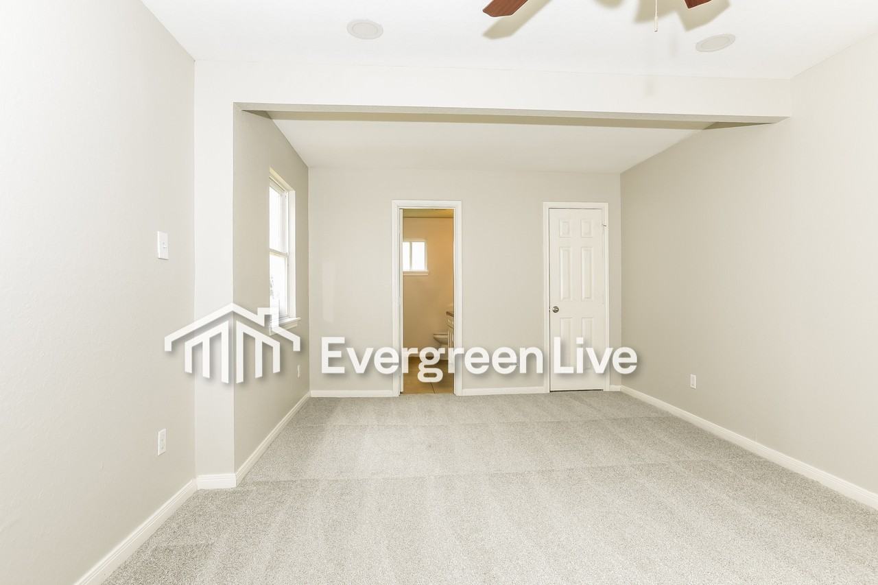 6015 Glenhurst Drive - Photo 7 of 11