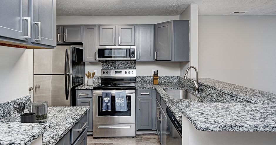 Loch Haven Apartments - Photo 5 of 34