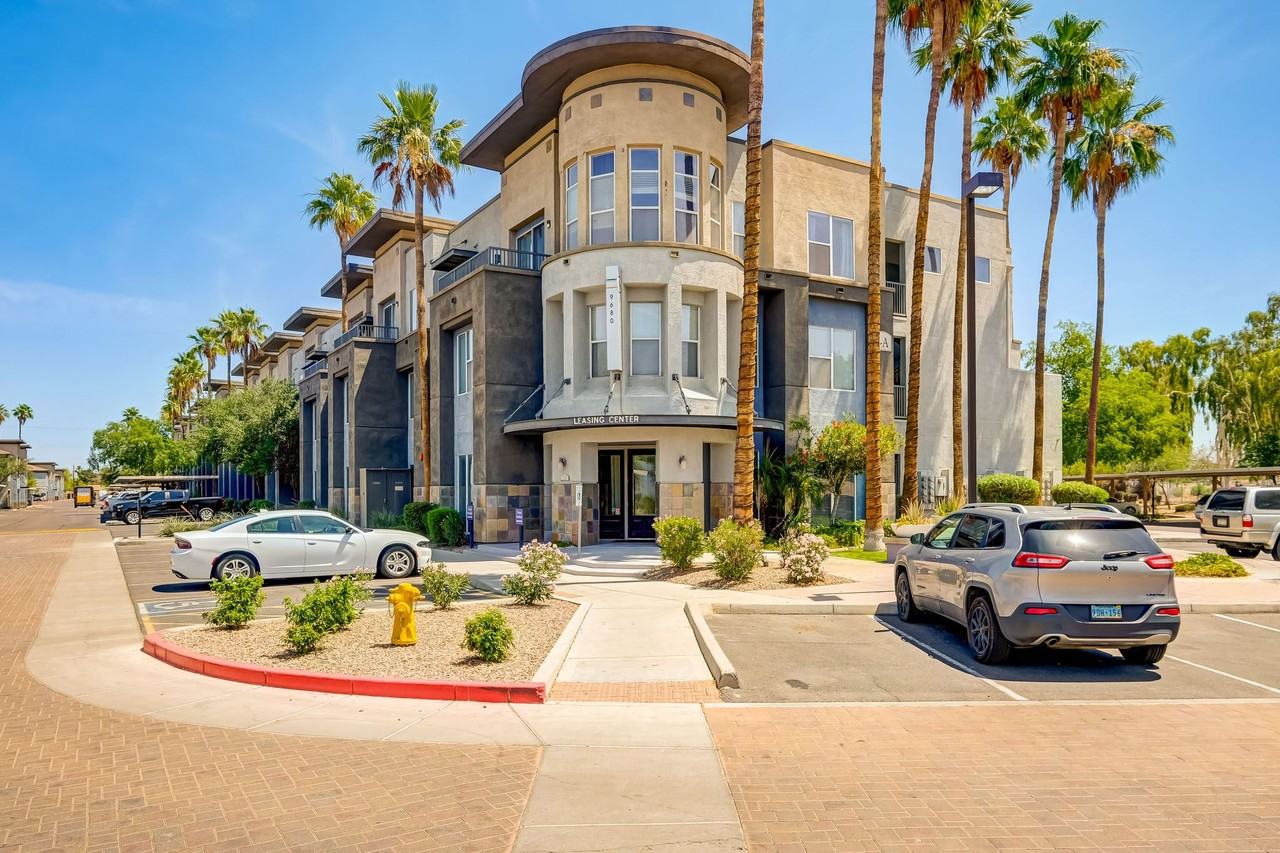 Vue Park West - Photo 2 of 38