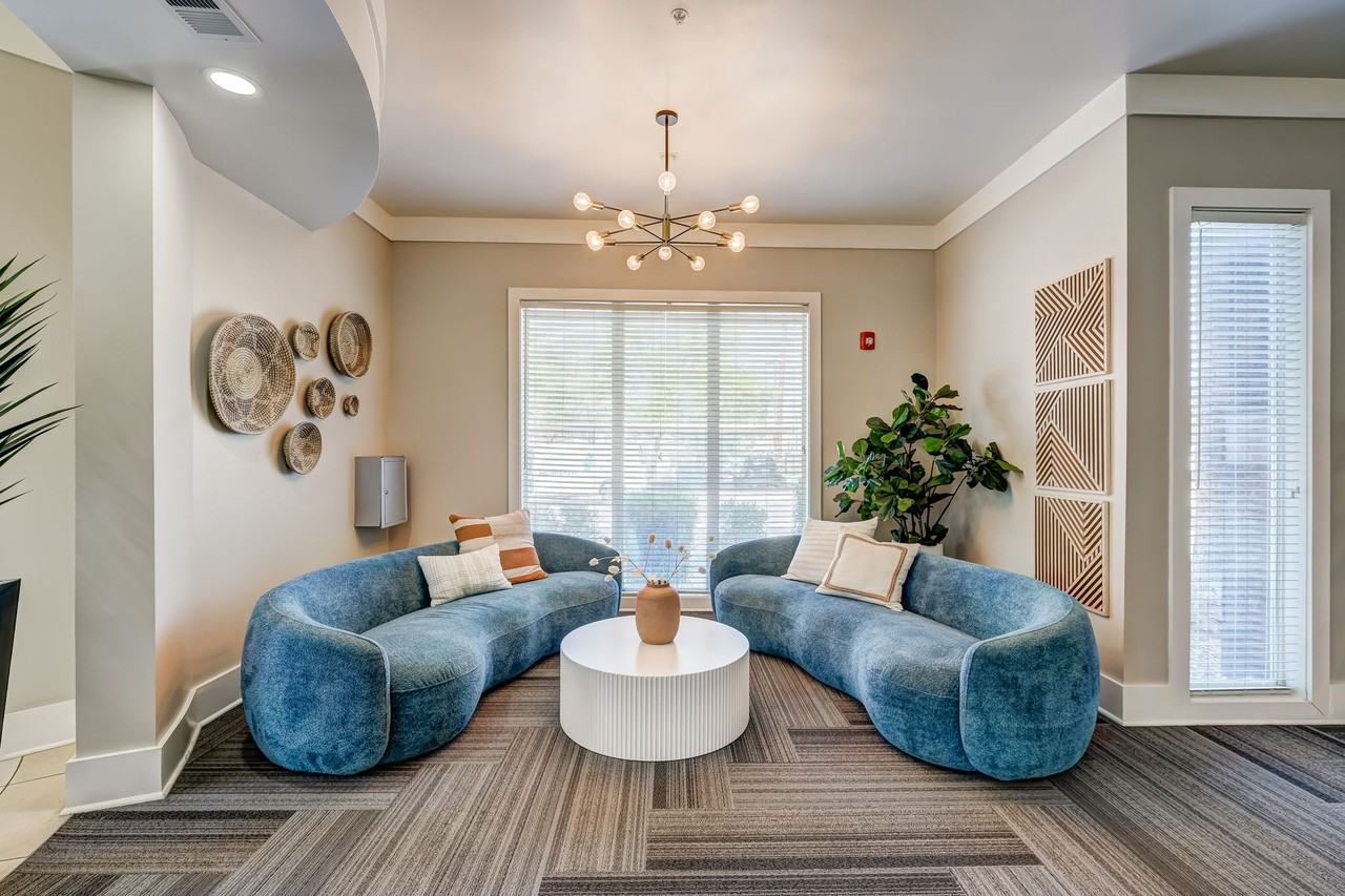 Vue Park West - Photo 3 of 38