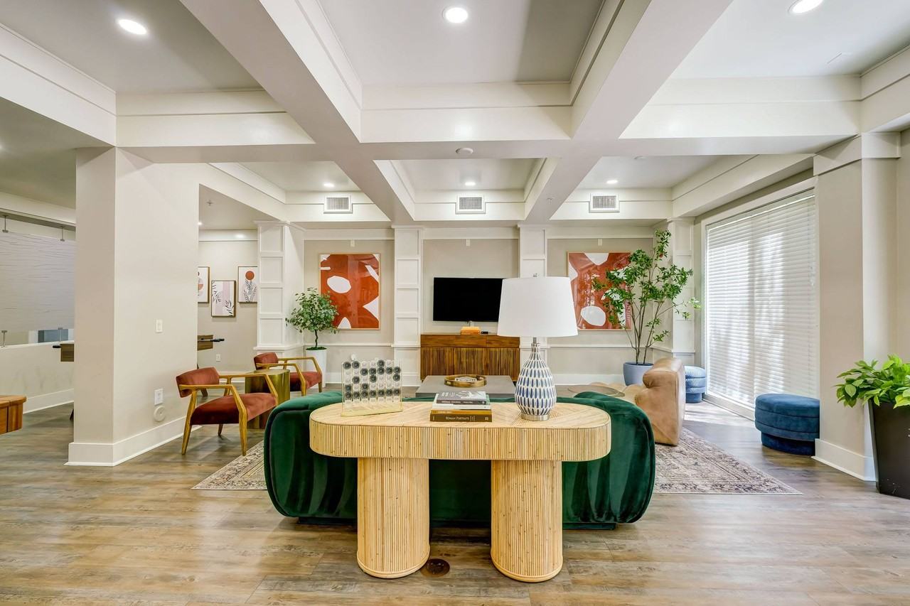 Vue Park West - Photo 5 of 38