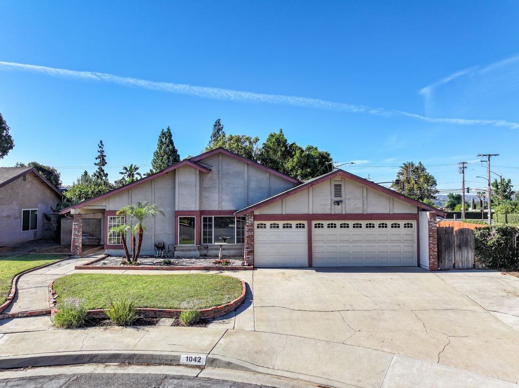 1042 Bassett Ct - Photo 2 of 40