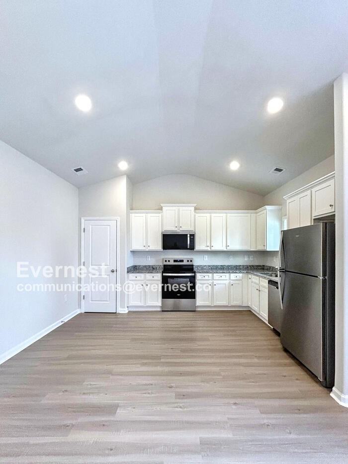 115 Lightning Dr - Photo 2 of 19