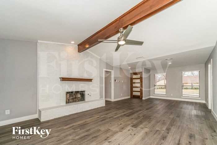 2626 Fallcreek Dr - Photo 3 of 15