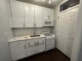 1381 W Greenleaf Ave #1N - Photo 1 of 1