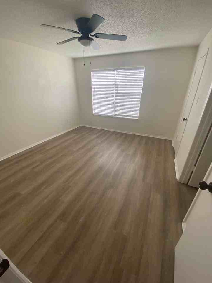 119 Circle Ct #120 - Photo 2 of 8