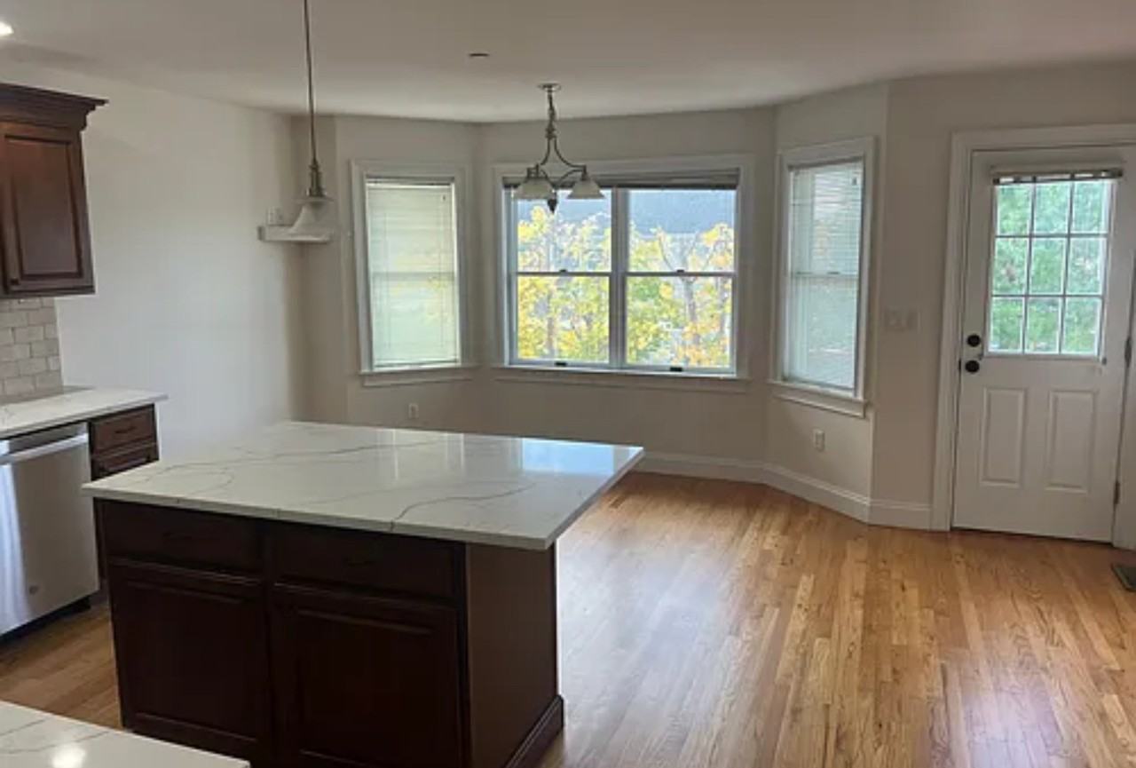 39 Park Ave #LEFT - Photo 2 of 16