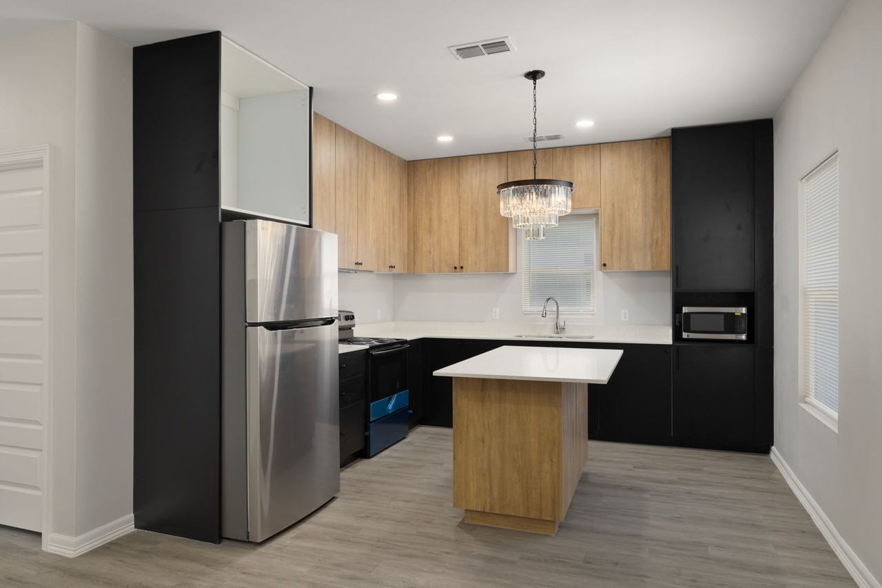 4508 Larkspur Ave #3 - Photo 4 of 12