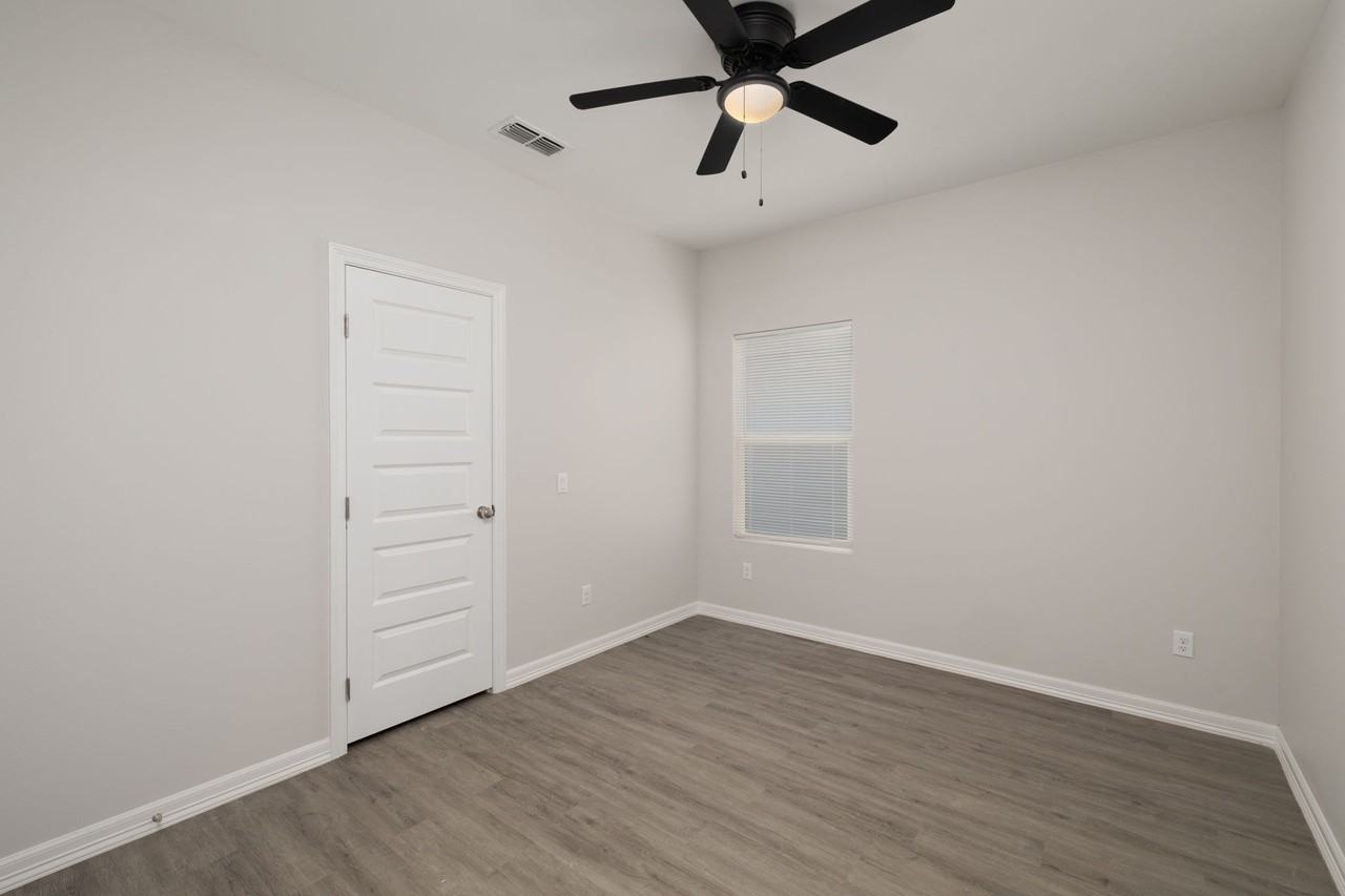 4508 Larkspur Ave #3 - Photo 6 of 12