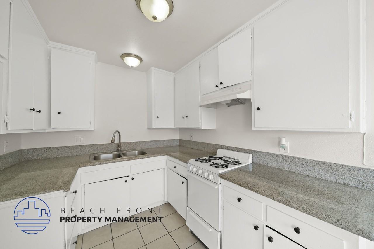 3612 W. 102nd St. - Photo 2 of 20