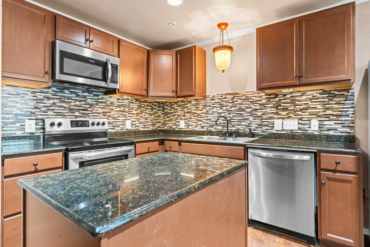 10001 Panther Way #304 - Photo 7 of 21