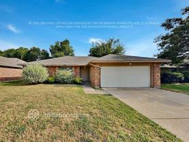 820 Bentle St - Photo 1 of 1