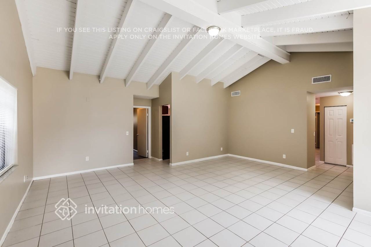 13517 Sw 108th Street Cir S - Photo 3 of 17