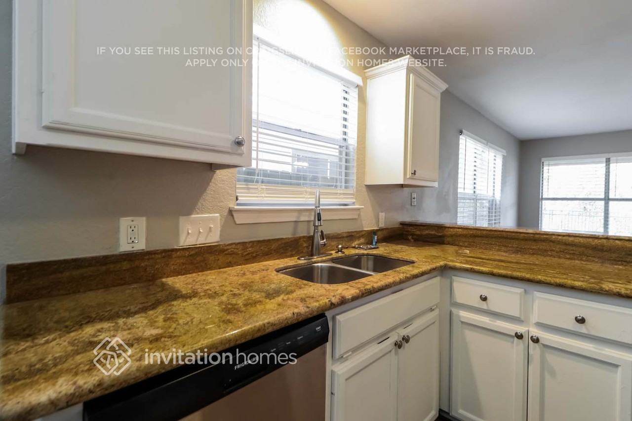 2221 Jasmine Path - Photo 7 of 19