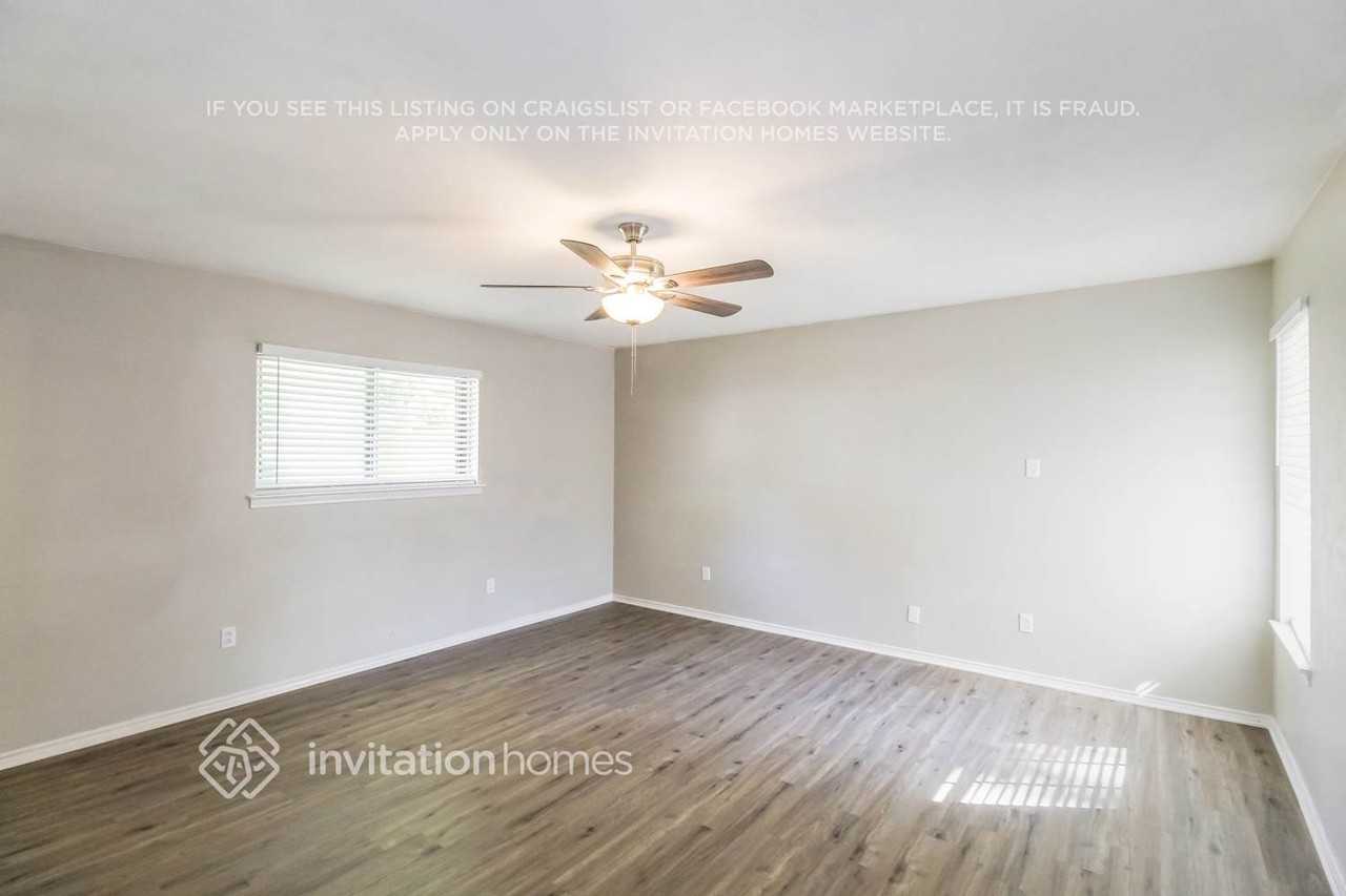 805 Poinsettia Dr - Photo 5 of 15