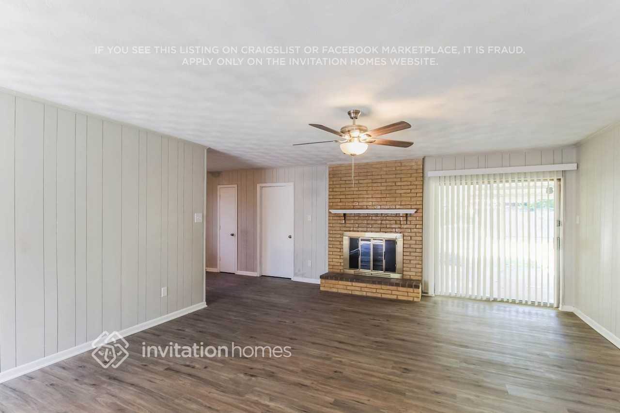 805 Poinsettia Dr - Photo 3 of 15