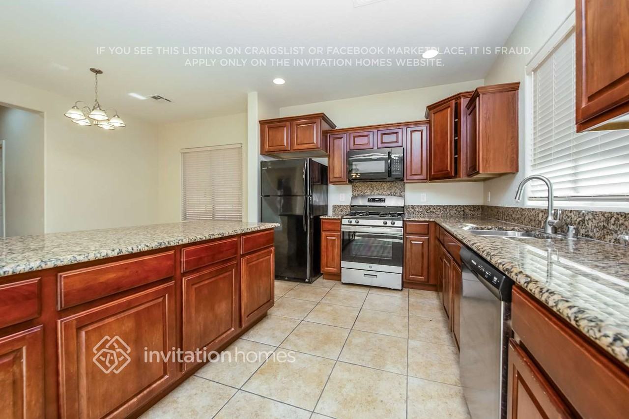 6860 Pipil St - Photo 7 of 18