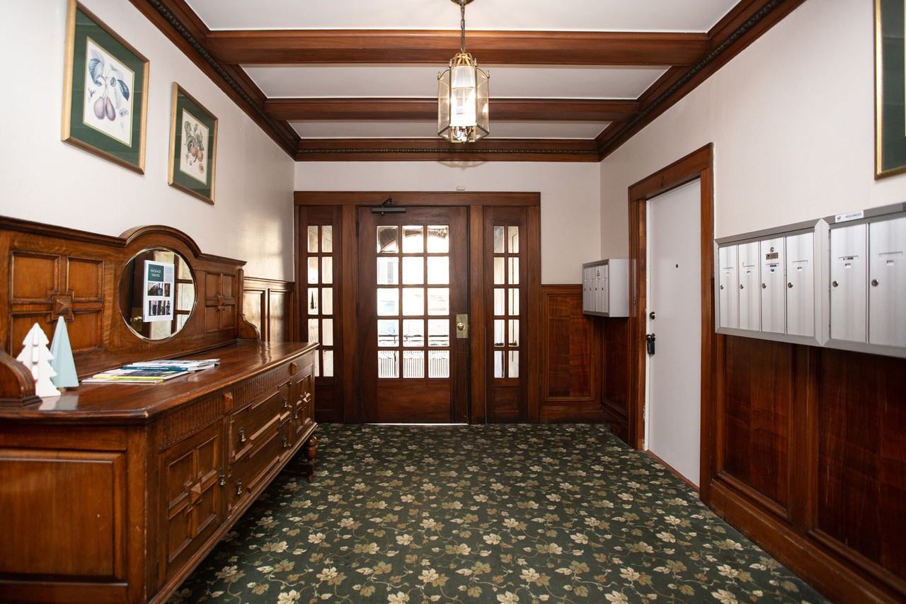 1240 Bush - Photo 3 of 27