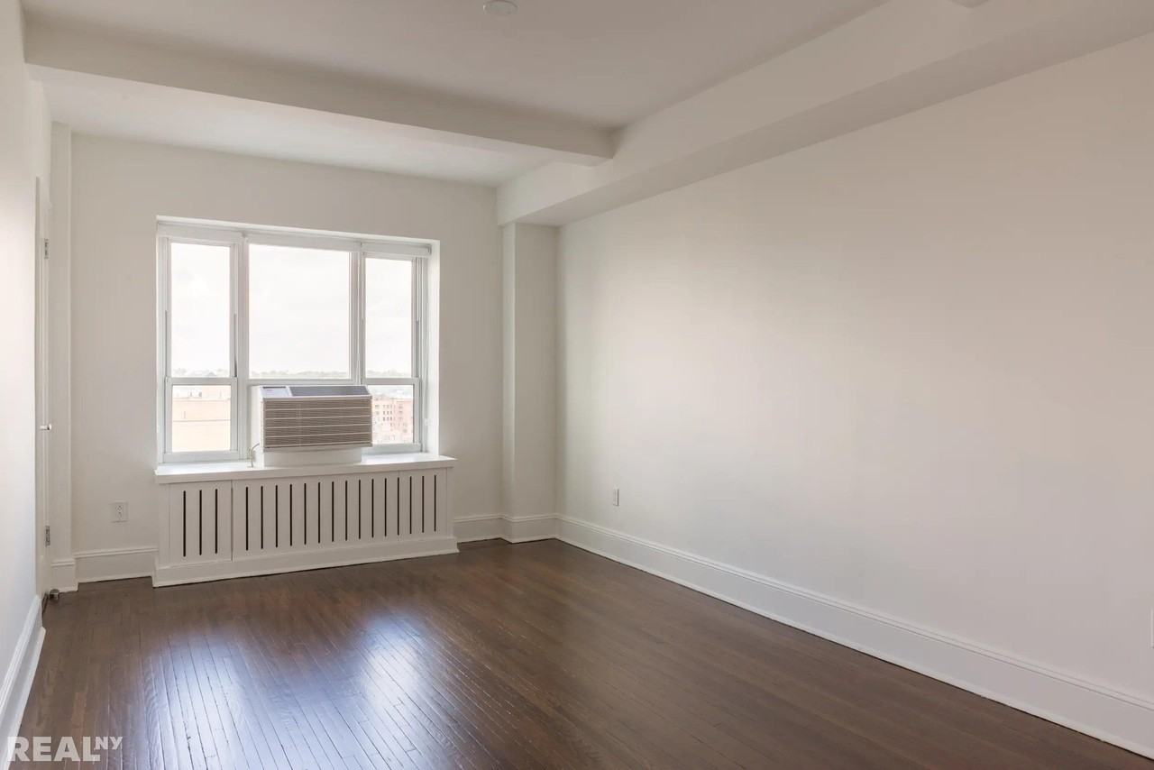 Amsterdam Ave #1901 - Photo 4 of 9