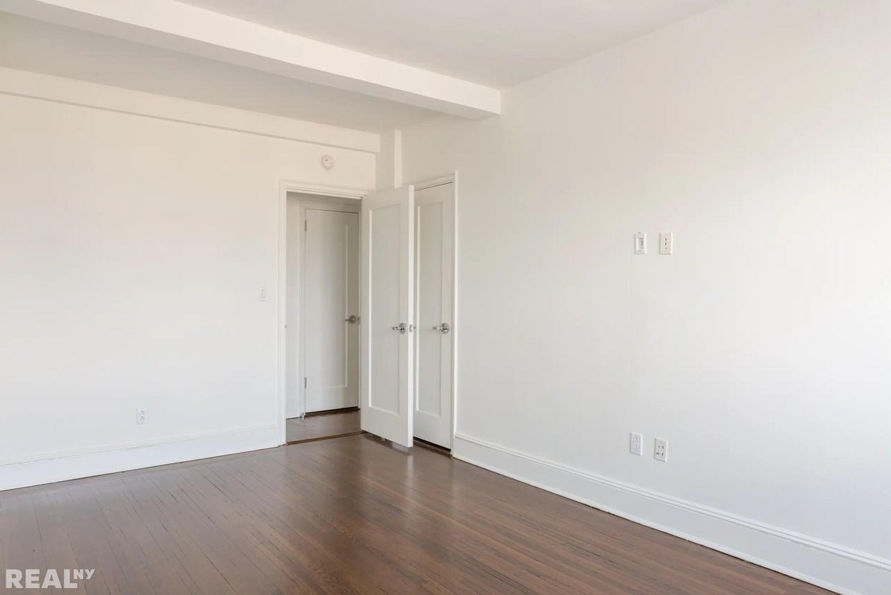 Amsterdam Ave #1901 - Photo 7 of 9