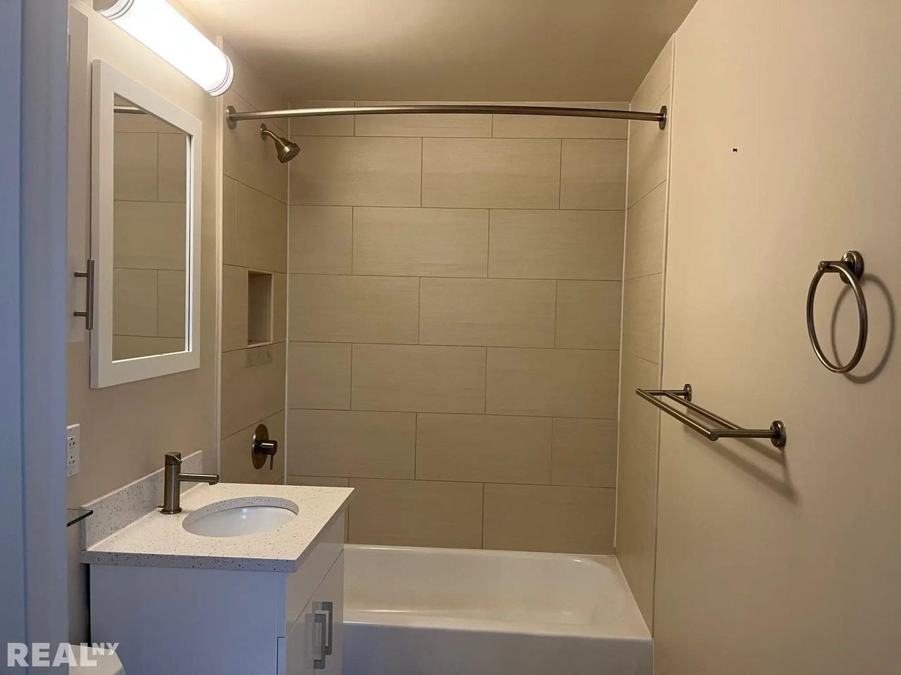 E 91st St #1802 - Photo 4 of 4