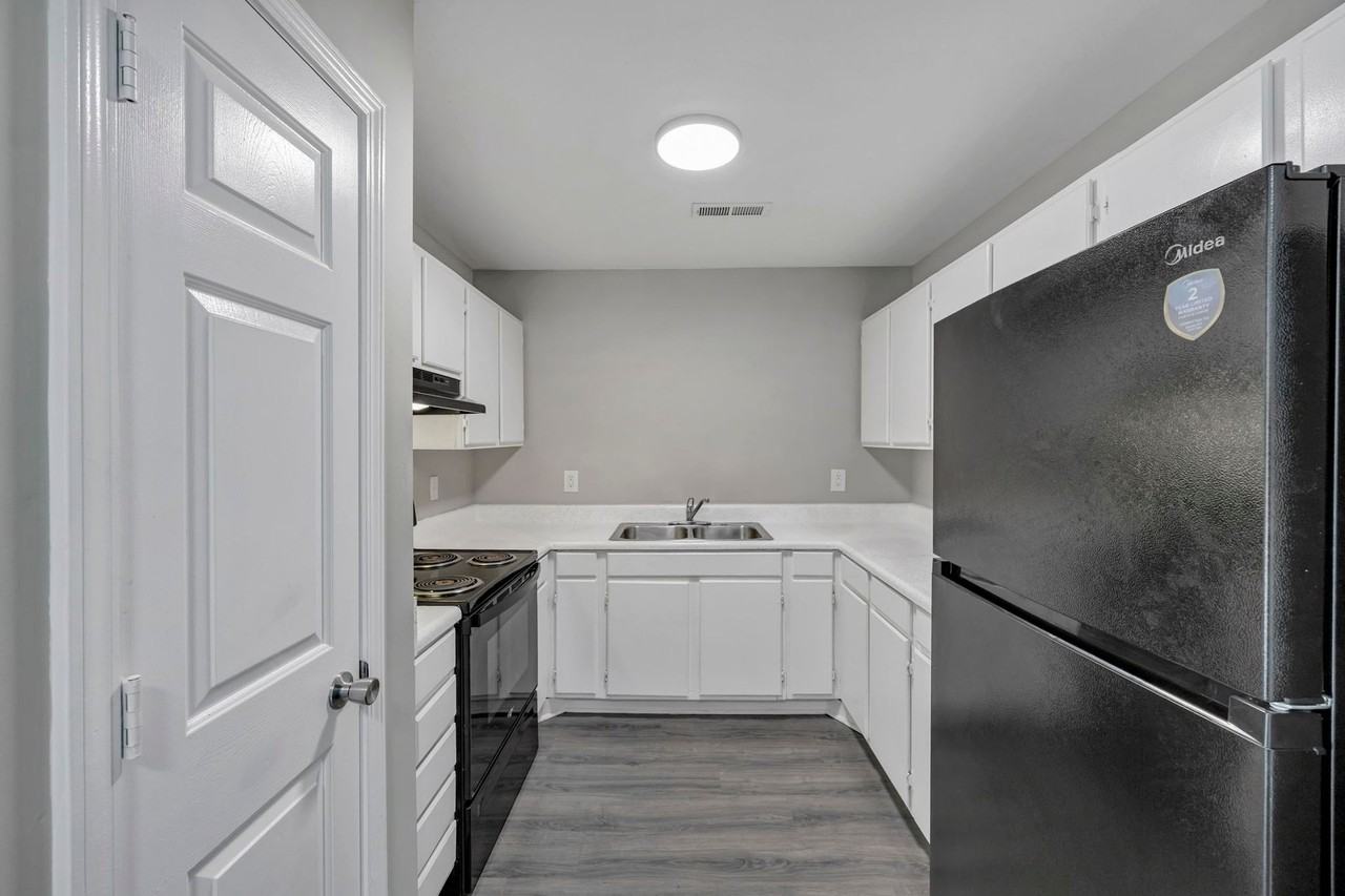 Rose Hill Garden Apartments - Photo 7 of 50