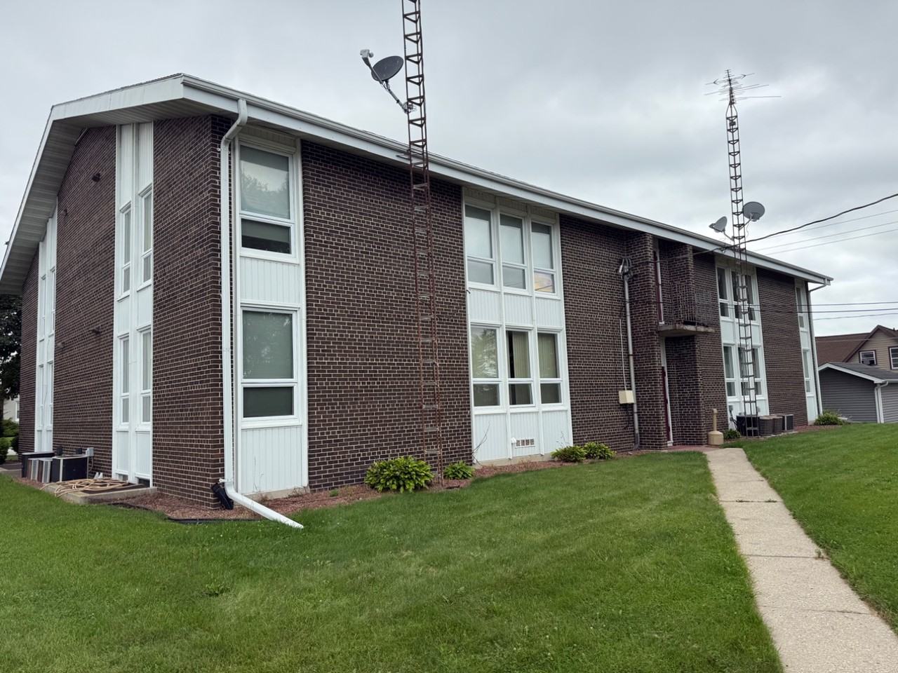 1419 N 8th St - Photo 2 of 3