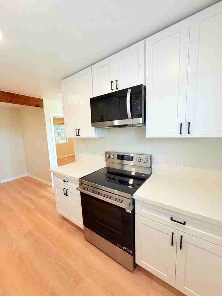 328 South Weitzel Street - Photo 3 of 48