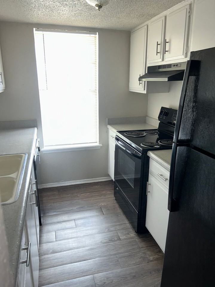 2600 W I 240 Service Road - Photo 7 of 15