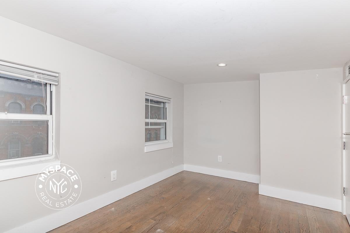 263 Stockholm St #2b - Photo 7 of 13