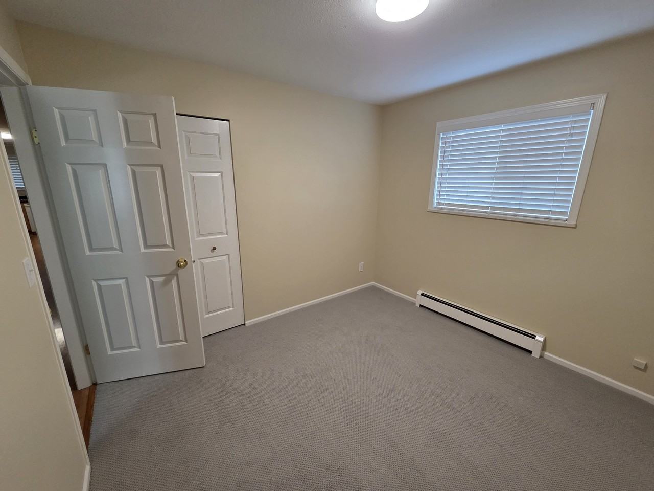 9540 116 Street #B - Photo 6 of 7