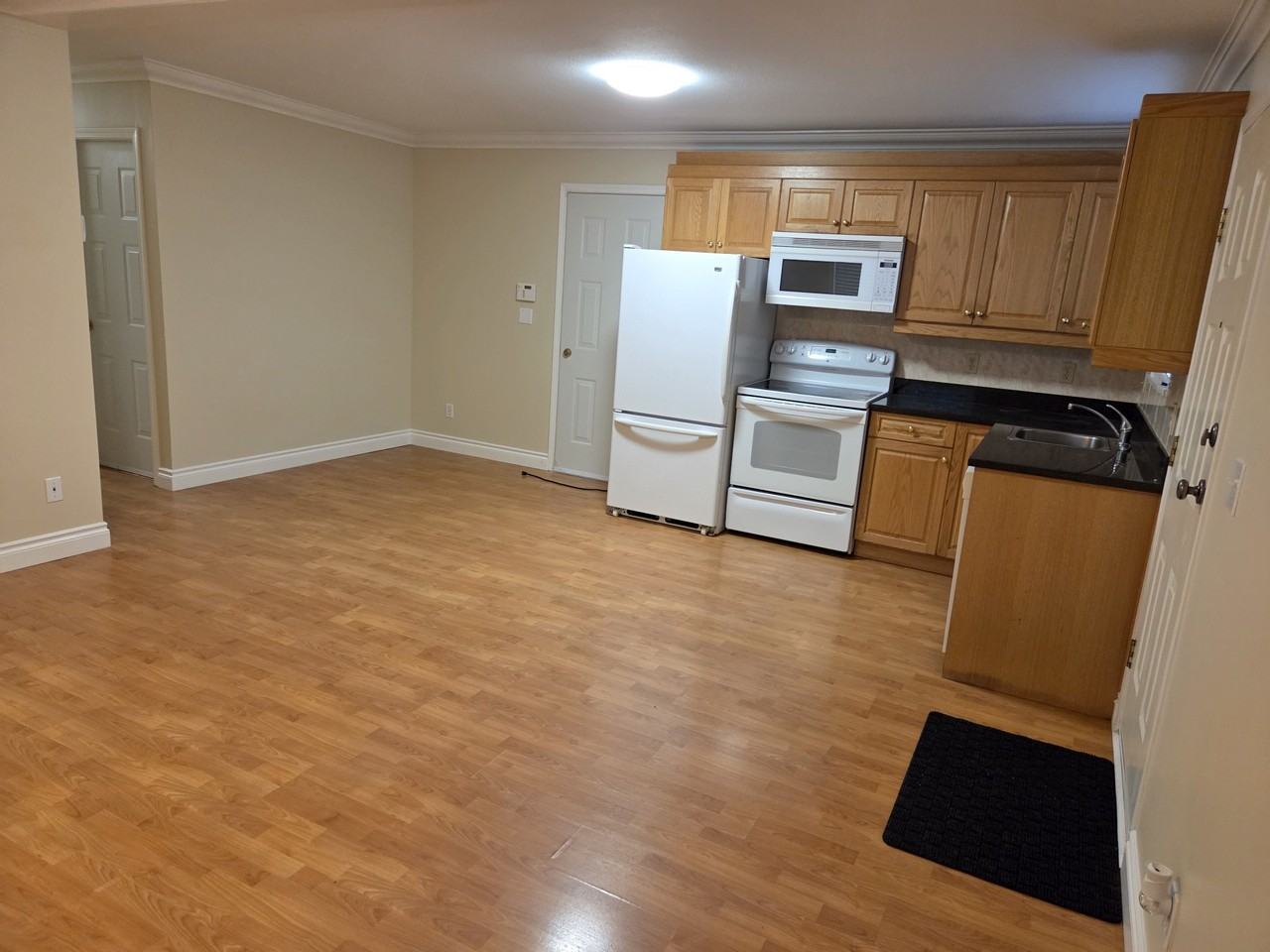 9540 116 Street #B - Photo 2 of 7