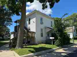 featured image of 208 W Miller St