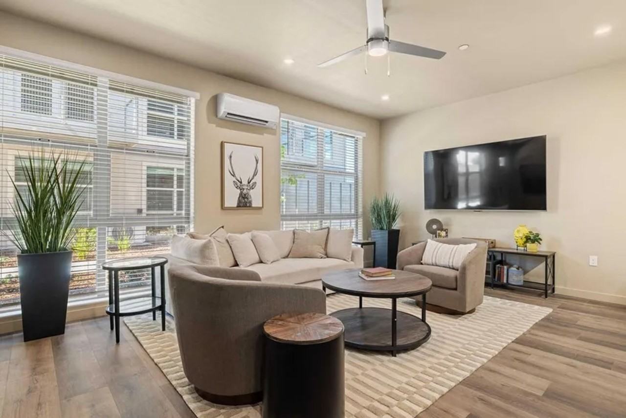 Vantage Pointe East - Photo 6 of 11