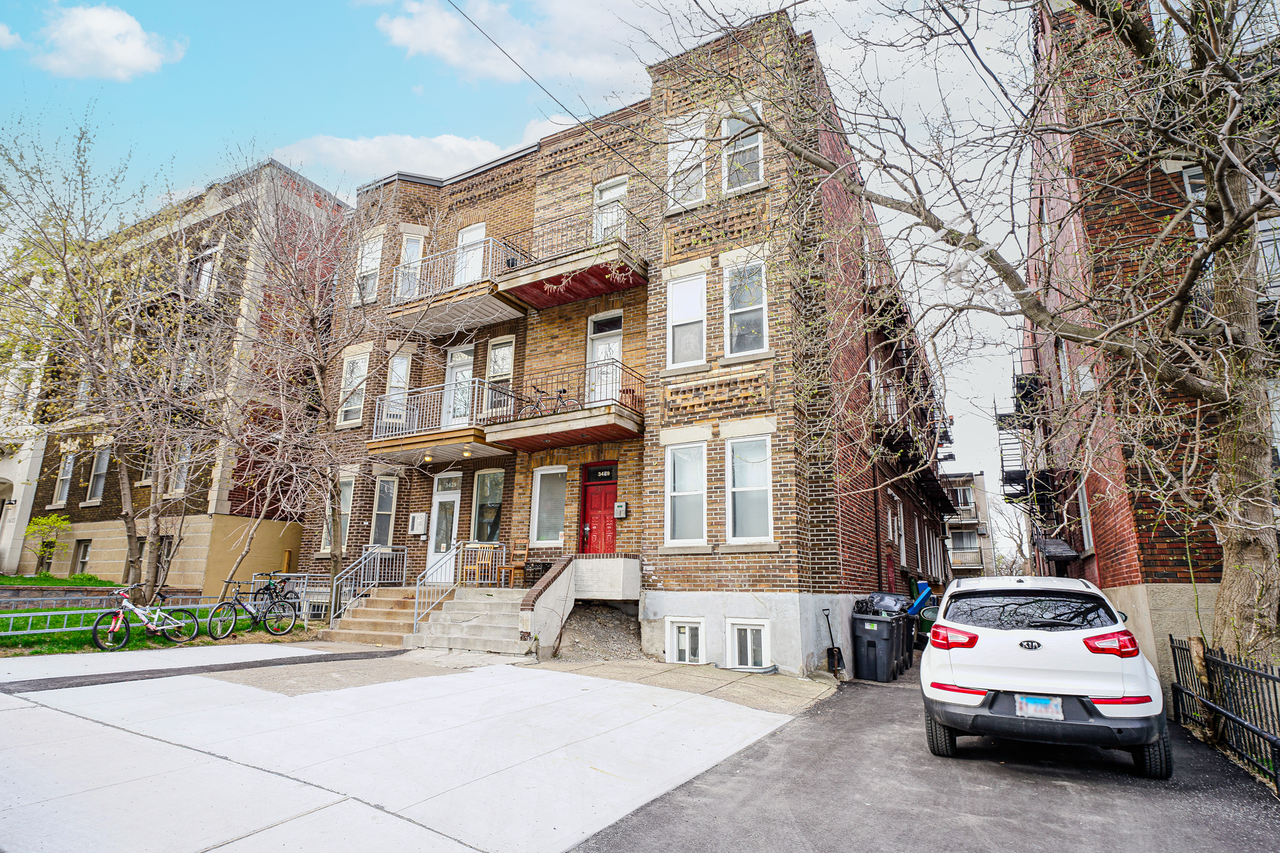 3419 Avenue Prud'homme #7 - Photo 3 of 10