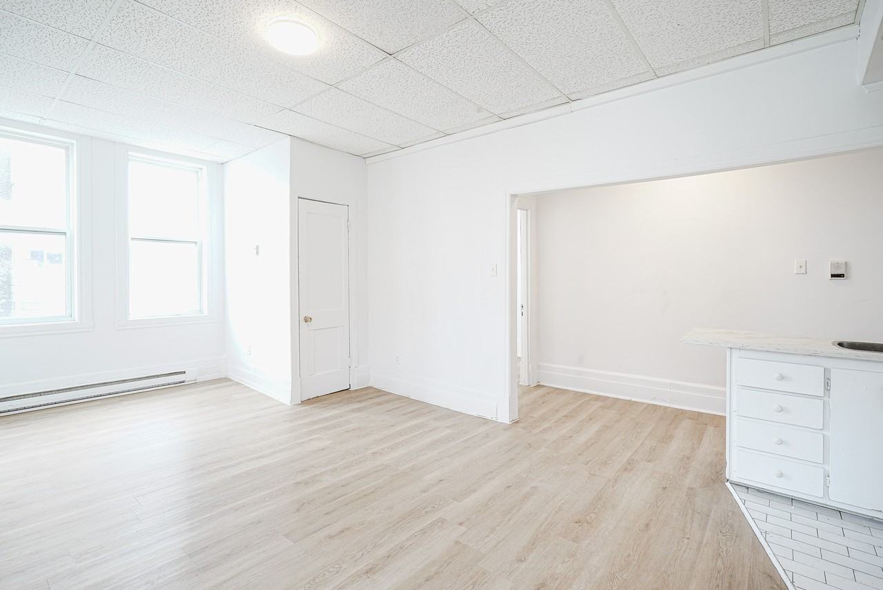 3419 Avenue Prud'homme #7 - Photo 4 of 10