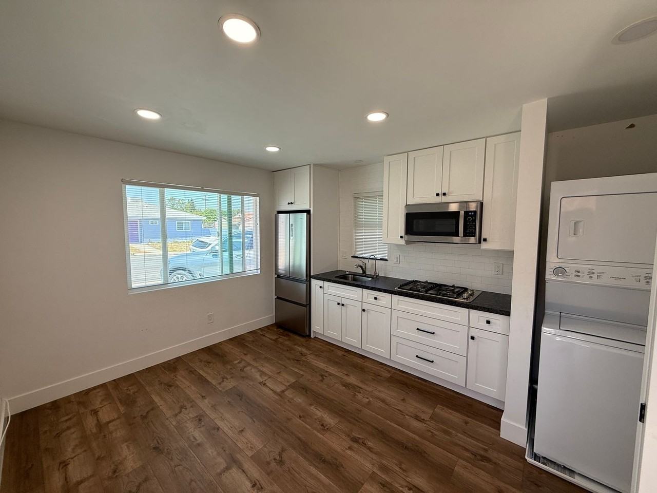 5209 Tipton St - Photo 5 of 11